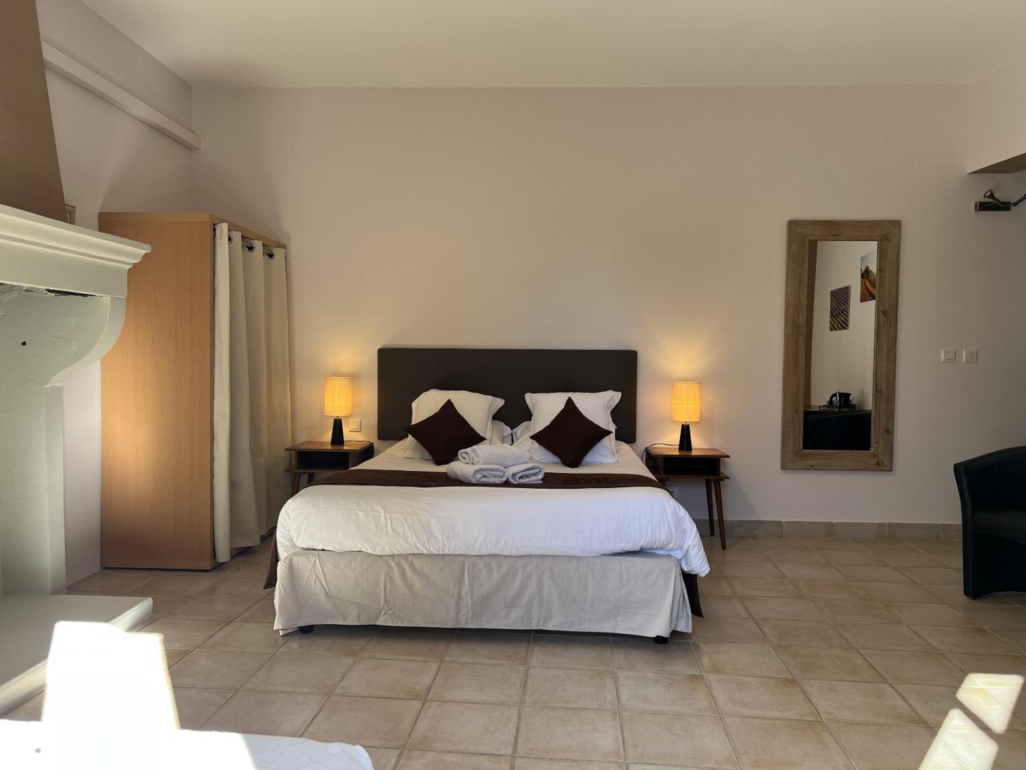Le Clos De La Tuiliere グリニャン エクステリア 写真
